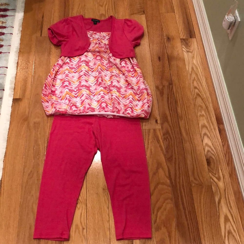2/$20 Girls size XL 2 piece tunic and Capri set